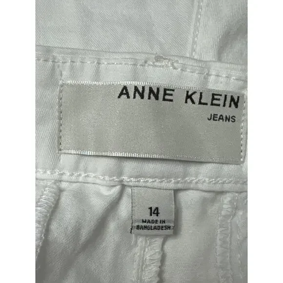 Anne Klein Jeans Size 14 White Denim Shorts, Slip Pockets in Front and Back - Picture 3 of 6